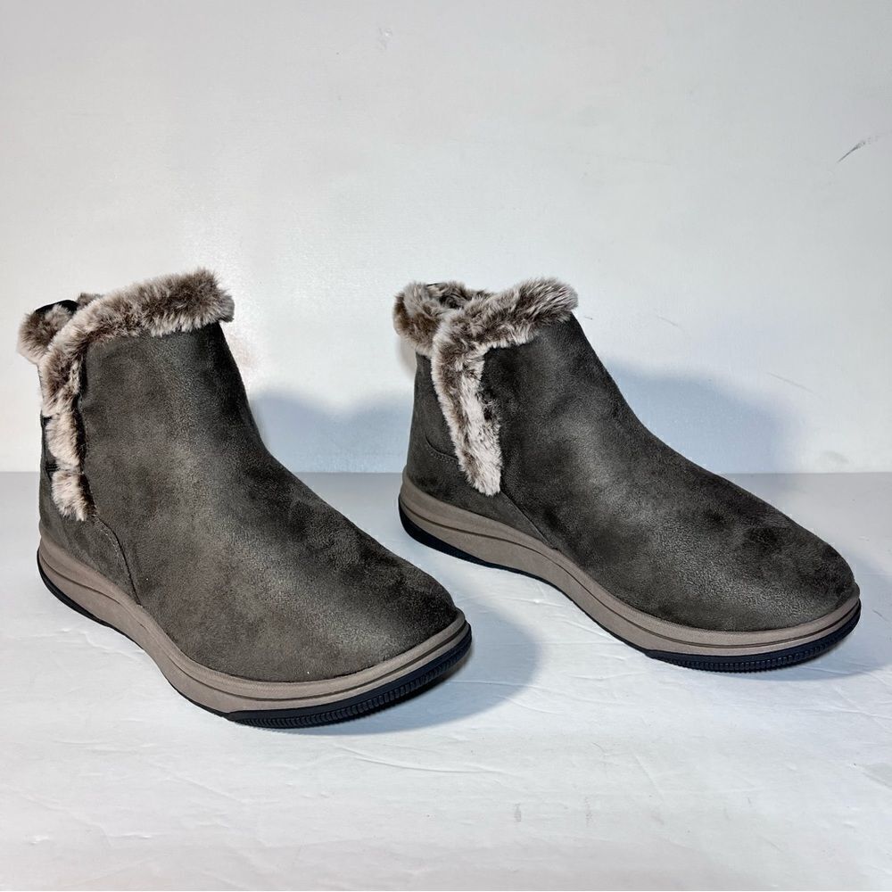 Clarks Cloudsteppers Breeze Fur Faux Fur Slip-On Boots